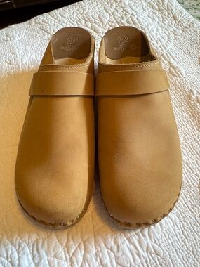 Swedish Troentorp Tan Leather Clogs